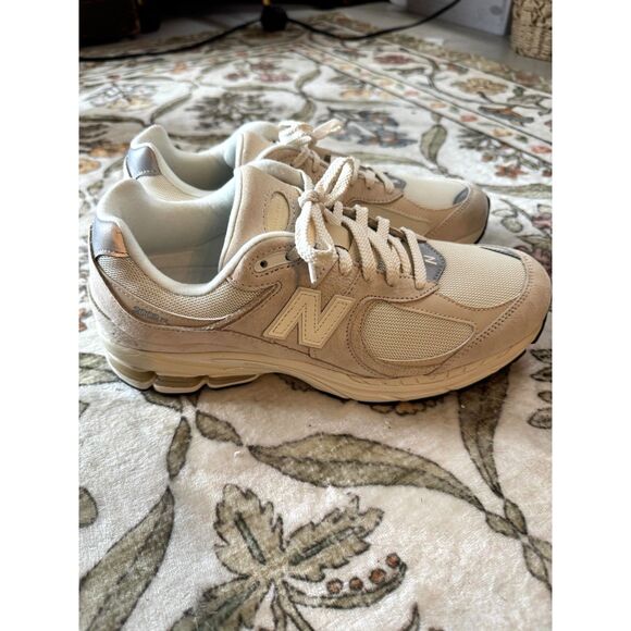 New Balance 2002R Calm Taupe Size M10.5 - Picture 1 of 6
